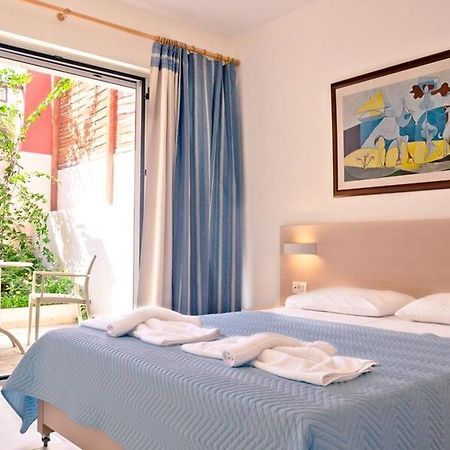 Talos Hotel & Apartments Chrissi Akti Chania Exterior foto